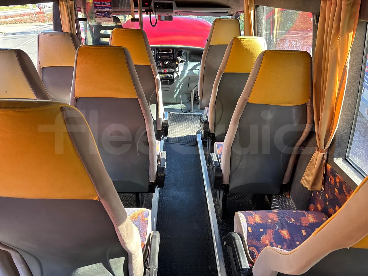 Iveco Daily 50C15V-EUR4 - 107kW - 7.012m - forward view middle aisle