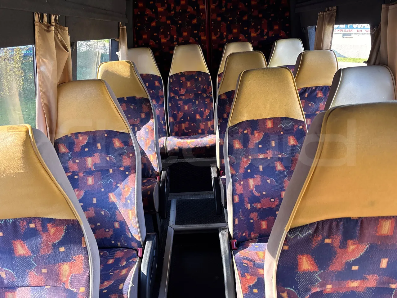 Iveco Daily 50C15V-EUR4 - 107kW - 7.012m - reverse view middle aisle