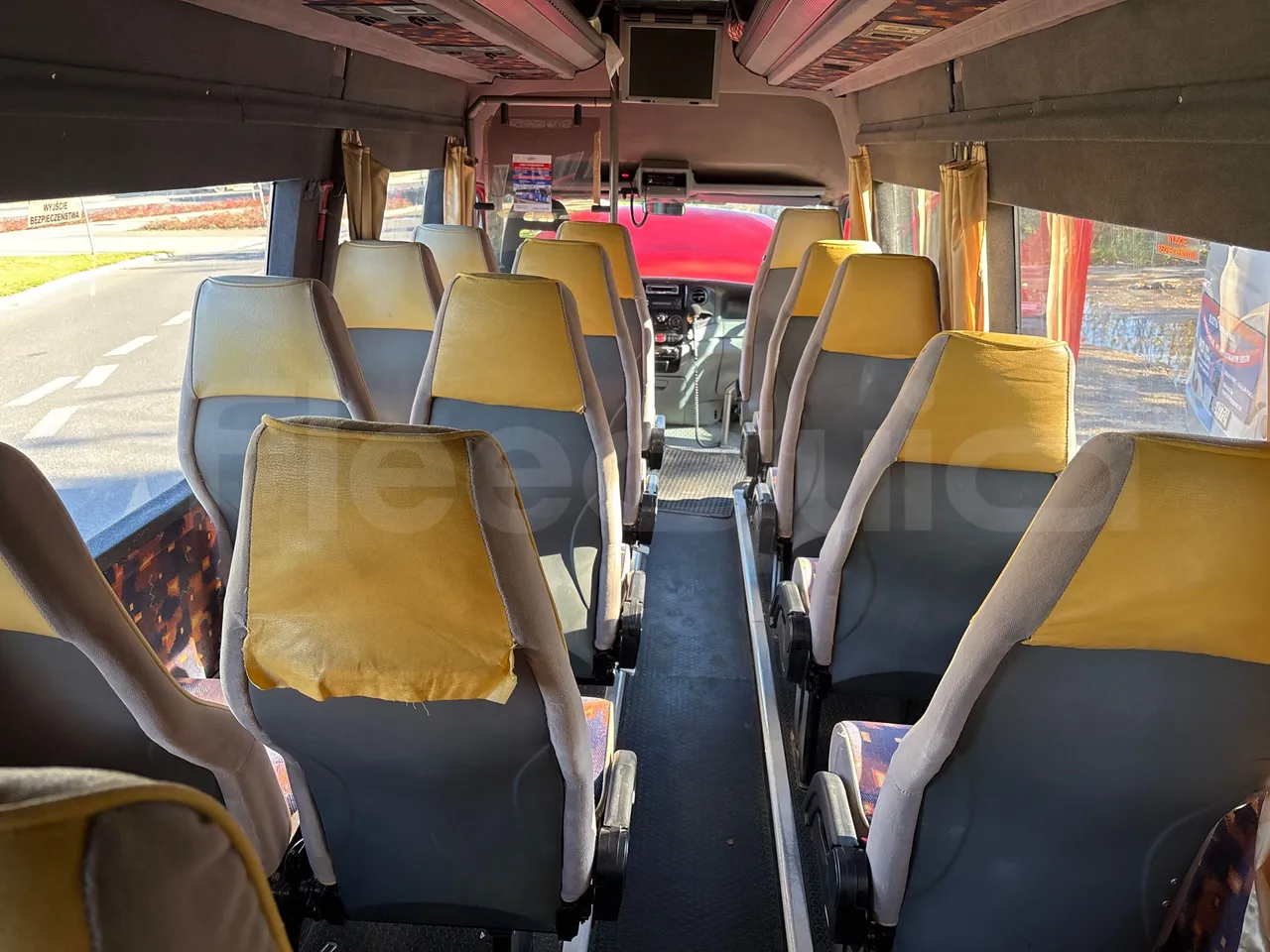 Iveco Daily 50C15V-EUR4 - 107kW - 7.012m - forward view all seats last row height