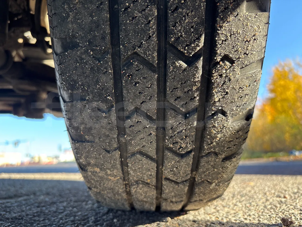 Iveco Daily 50C15V-EUR4 - 107kW - 7.012m - tread condition front tires right