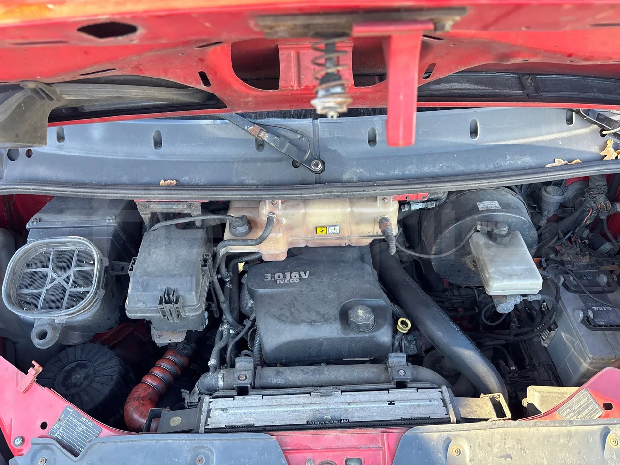 Iveco Daily 50C15V-EUR4 - 107kW - 7.012m - rear hatch open