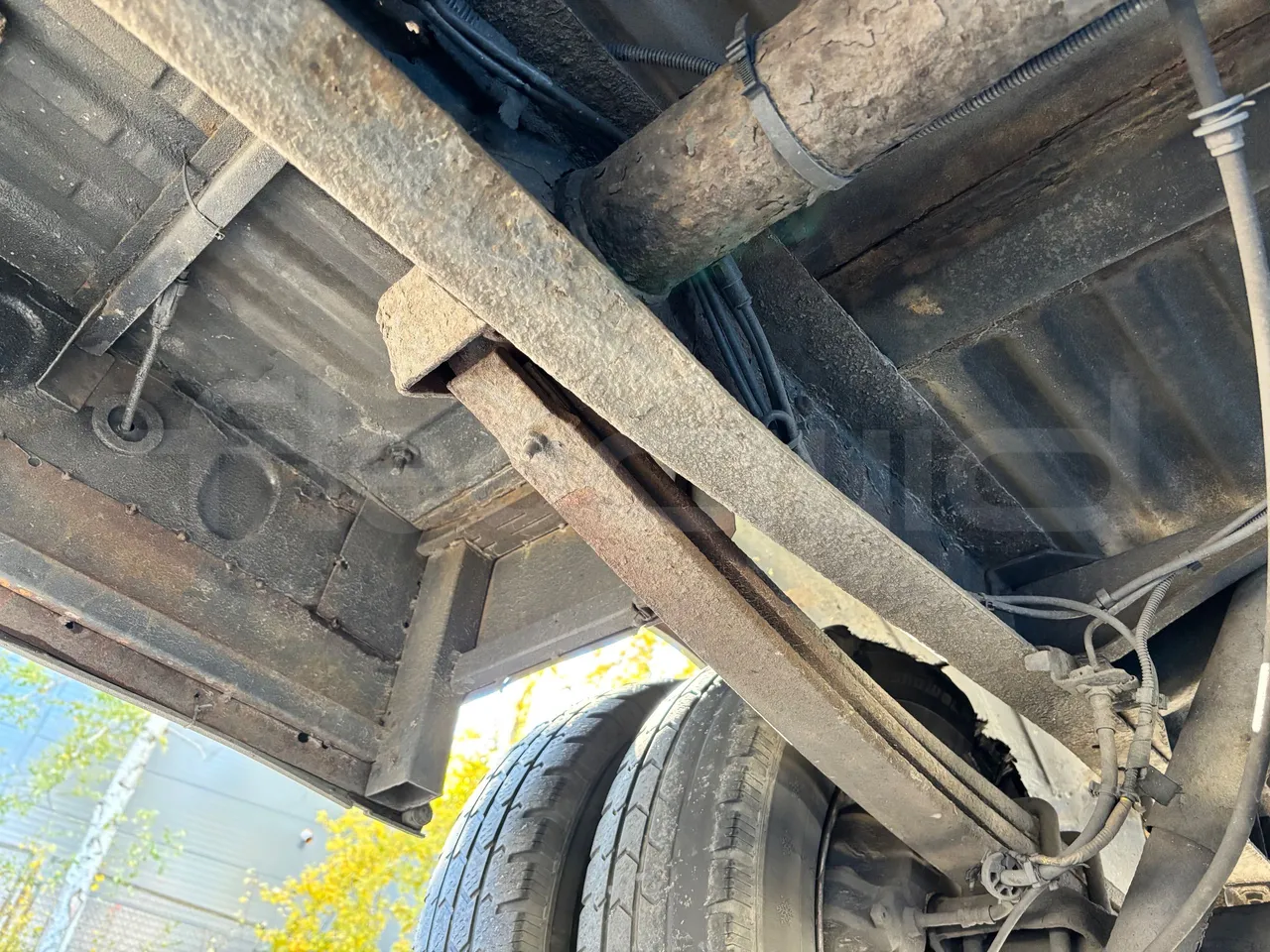 Iveco Daily 50C15V-EUR4 - 107kW - 7.012m - axel 2 leaf spring right