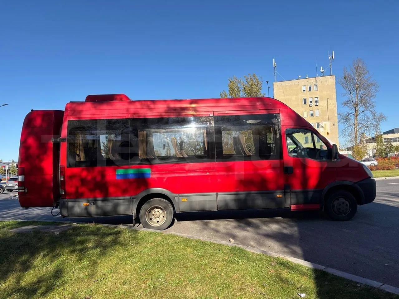 Iveco Daily 50C15V-EUR4 - 107kW - 7.012m - right side doors closed