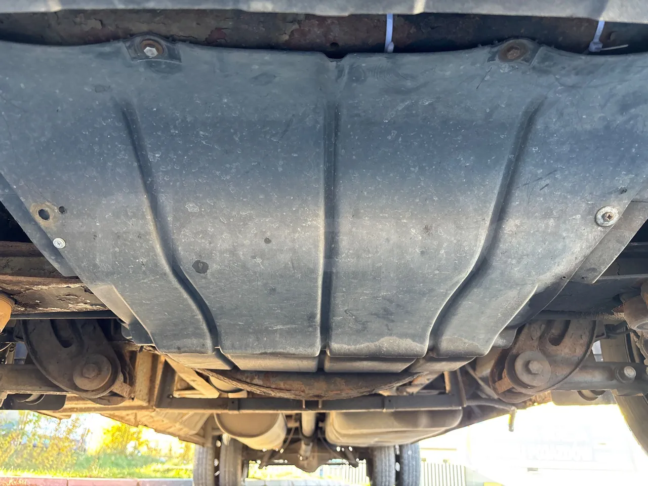 Iveco Daily 50C15V-EUR4 - 107kW - 7.012m - front undercarriage from front