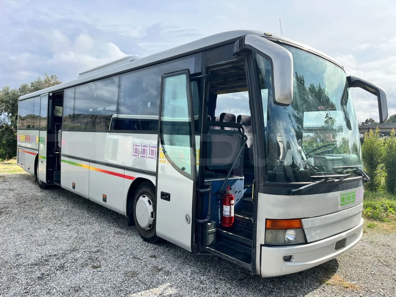 Setra S315 GT/ Euro 3 - 260 Kw - 12 Mt - 3/4 right front doors open