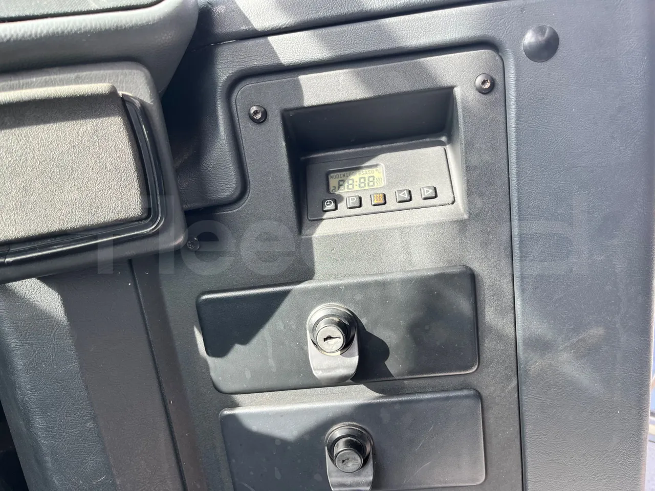 Setra S315 GT/ Euro 3 - 260 Kw - 12 Mt - radio accessories photo