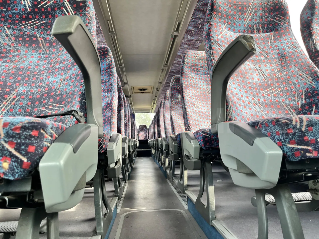 Setra S315 GT/ Euro 3 - 260 Kw - 12 Mt - seat brackets photo