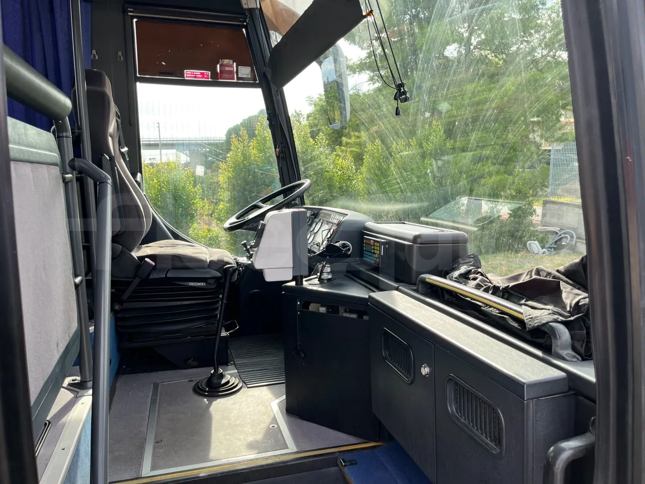 Setra S315 GT/ Euro 3 - 260 Kw - 12 Mt - coffee machine accessories