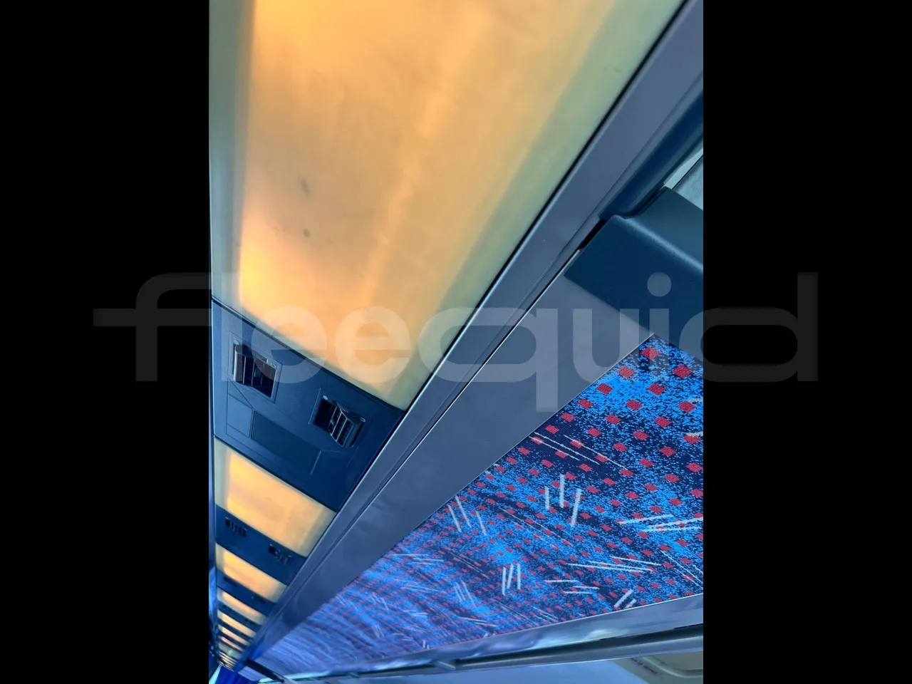 Setra S315 GT/ Euro 3 - 260 Kw - 12 Mt - disabled area photo