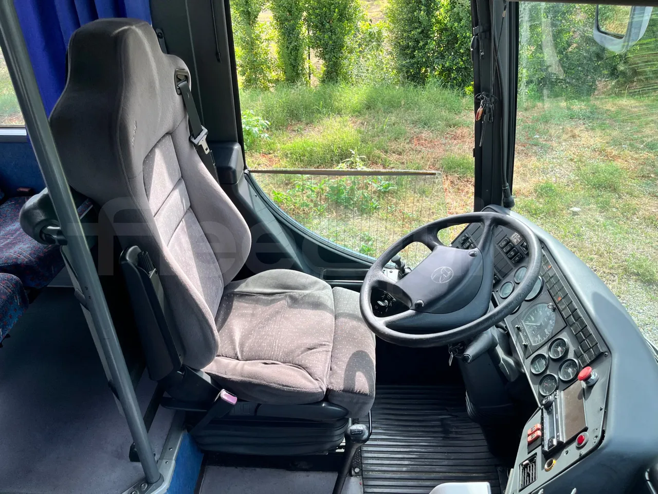 Setra S315 GT/ Euro 3 - 260 Kw - 12 Mt - driver's seat photo