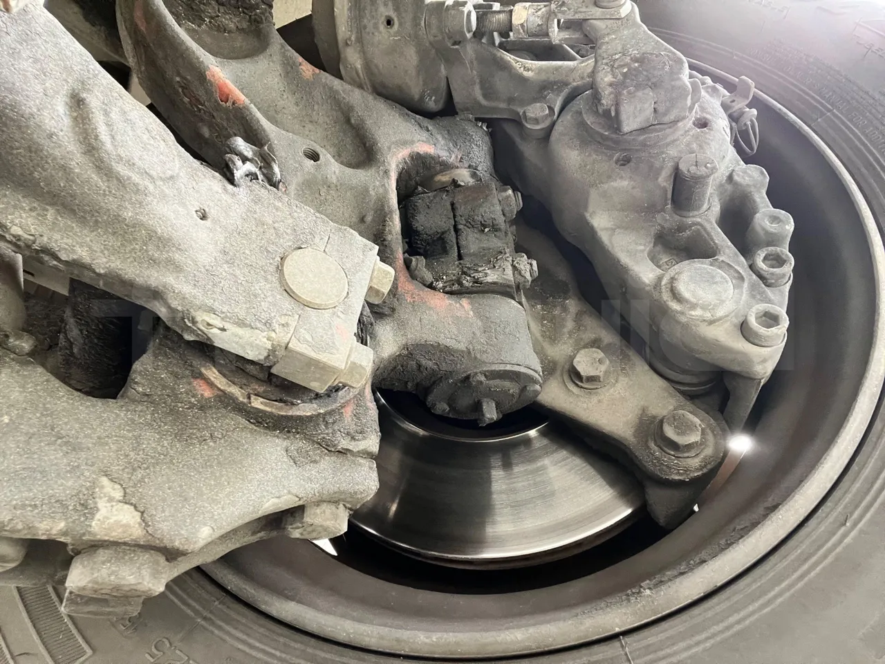 Setra S315 GT/ Euro 3 - 260 Kw - 12 Mt - front discs left