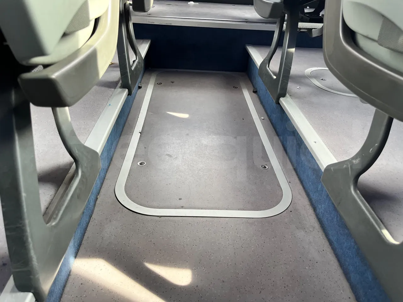Setra S315 GT/ Euro 3 - 260 Kw - 12 Mt - floor hatches photo