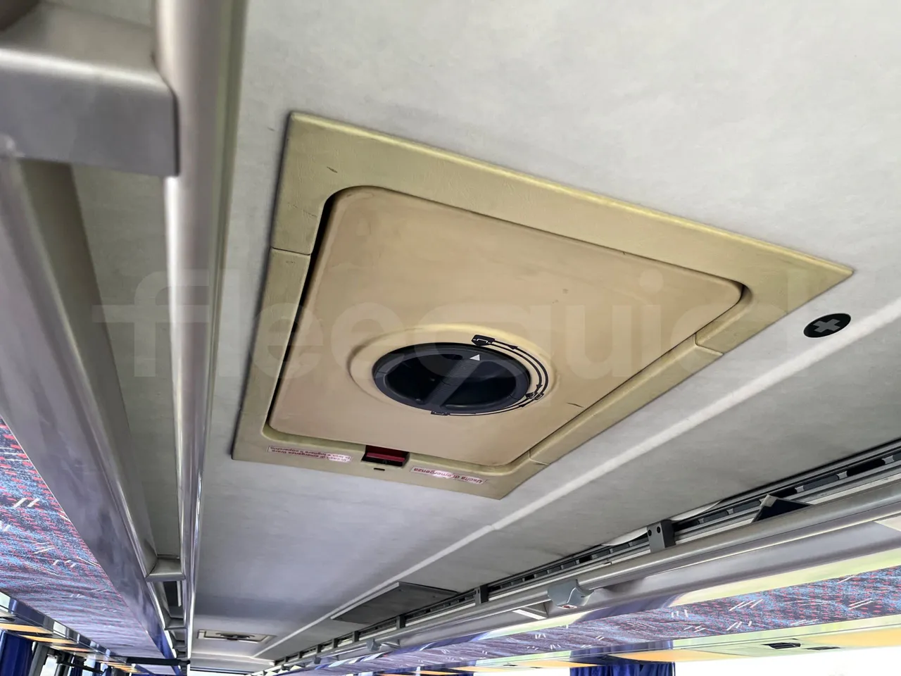 Setra S315 GT/ Euro 3 - 260 Kw - 12 Mt - roof hatch 2