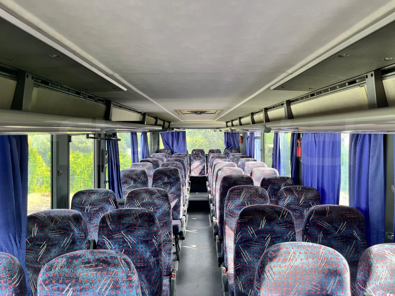 Setra S315 GT/ Euro 3 - 260 Kw - 12 Mt - reverse view middle aisle