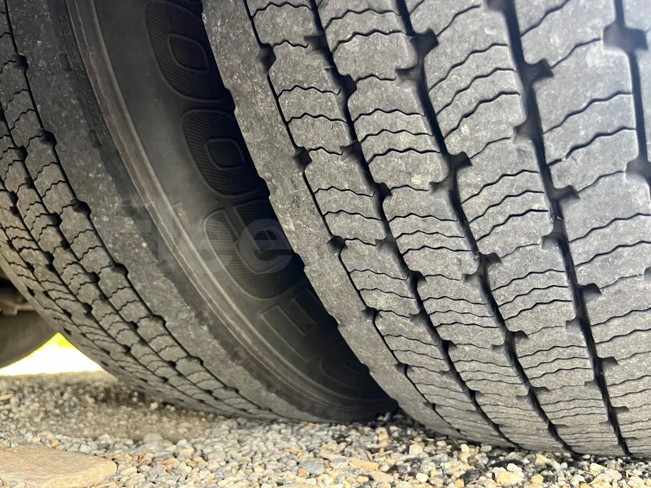 Setra S315 GT/ Euro 3 - 260 Kw - 12 Mt - tread condition front tires left