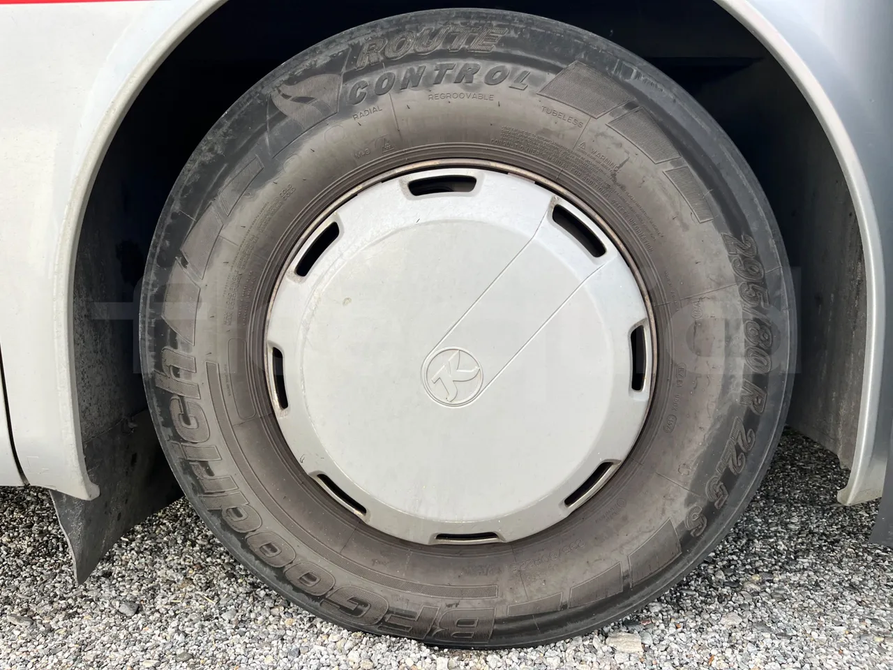 Setra S315 GT/ Euro 3 - 260 Kw - 12 Mt - front left tire measurements