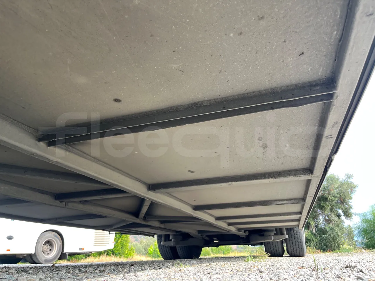Setra S315 GT/ Euro 3 - 260 Kw - 12 Mt - central undercarriage photo