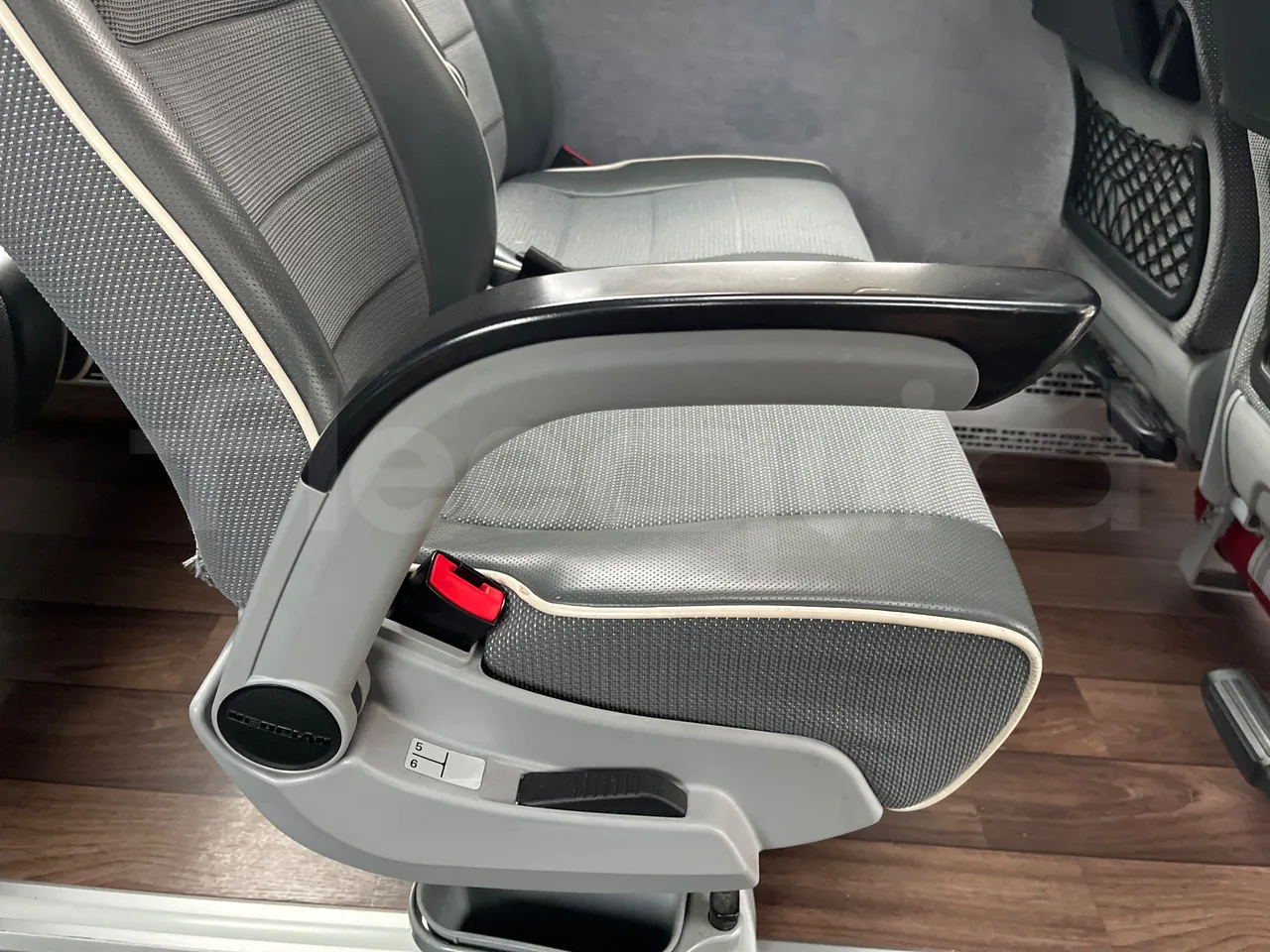 Neoplan Cityliner CITYLINER - Euro6 - 338kW - 12.240mt - armrest detail photo