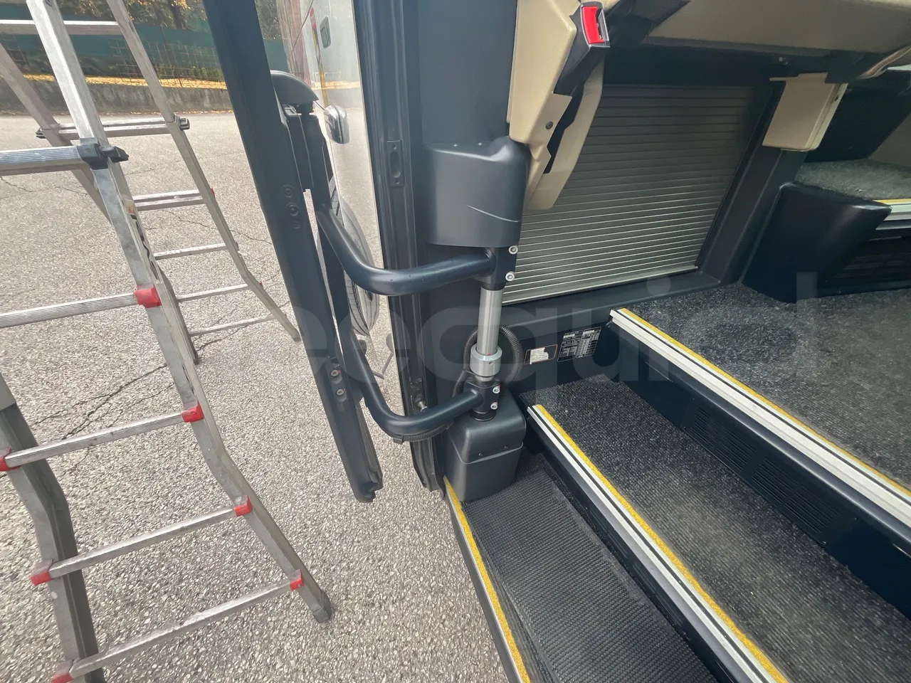 Neoplan Cityliner CITYLINER - Euro6 - 338kW - 12.240mt - door mechanism photo