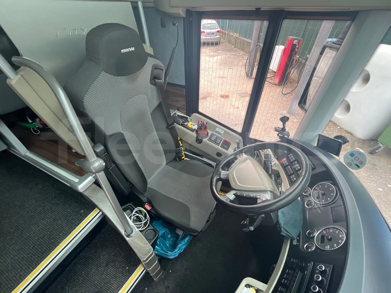Neoplan Cityliner CITYLINER - Euro6 - 338kW - 12.240mt - driver's seat photo