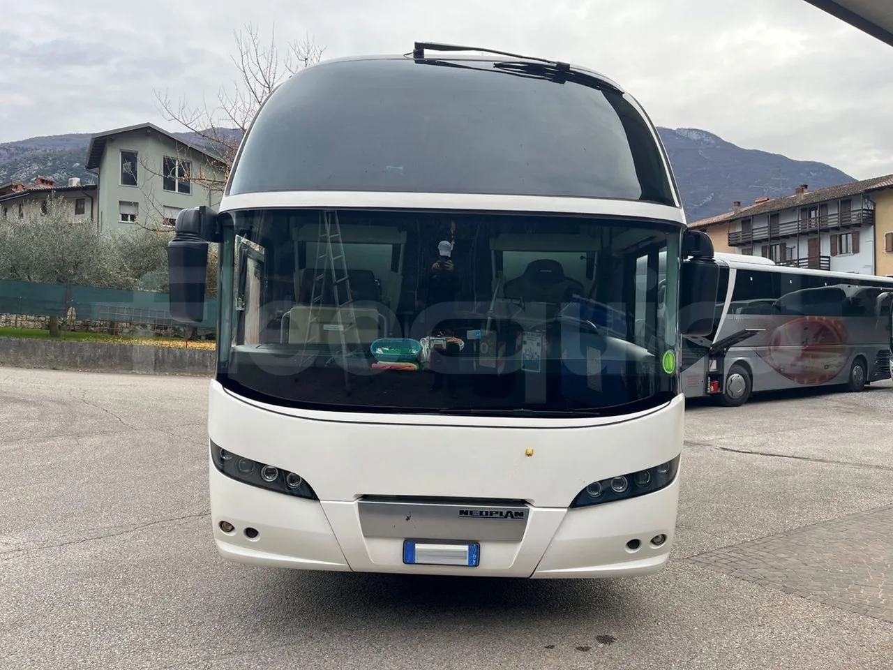 Neoplan Cityliner CITYLINER - Euro6 - 338kW - 12.240mt - front photo