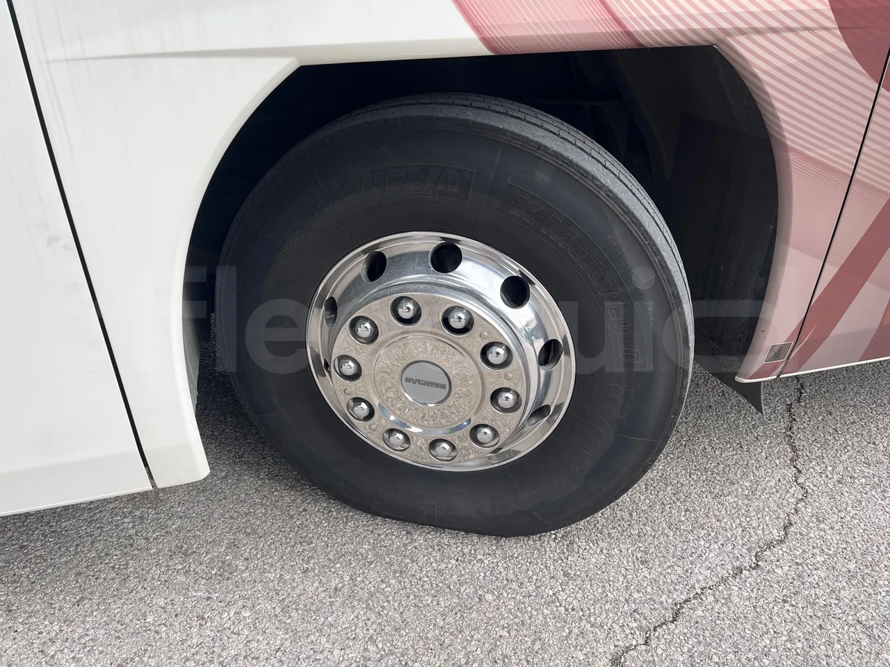 Neoplan Cityliner CITYLINER - Euro6 - 338kW - 12.240mt - tread condition front tires left