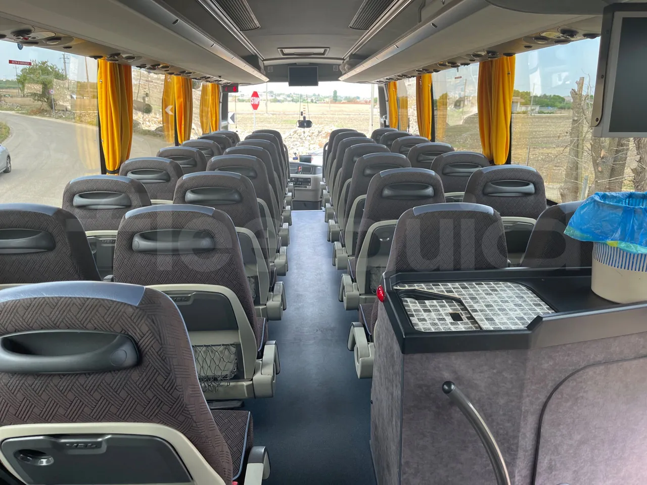 Vdl Futura - forward view middle aisle