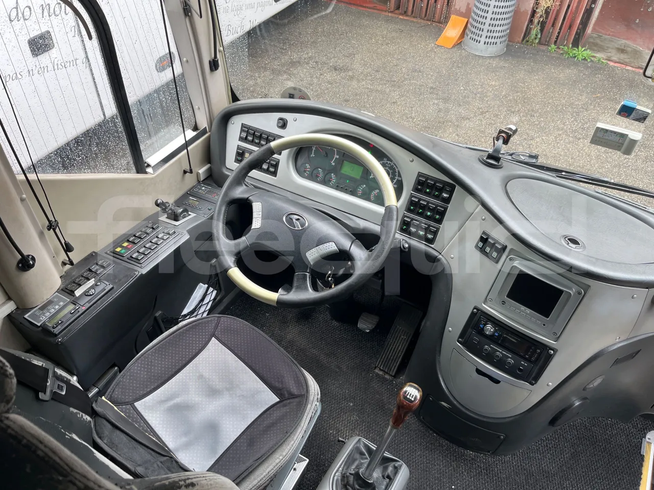 King Long XMQ6800 2AL1AA2B-EUR5-148Kw-7,995m - buttons panels on (mandatory for bus to scrap)