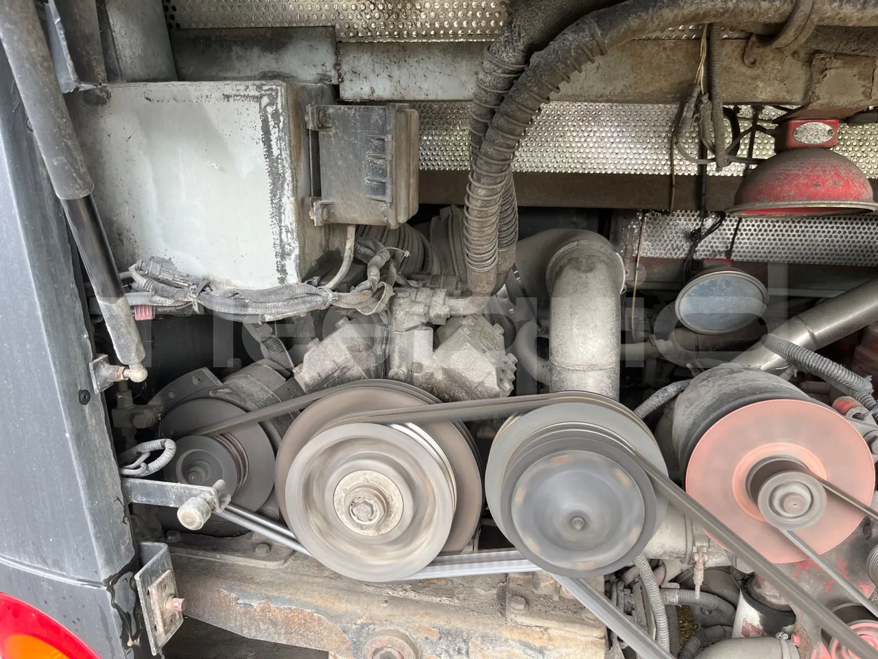 King Long XMQ6800 2AL1AA2B-EUR5-148Kw-7,995m - air conditioning compressor (mandatory  for bus to scrap)