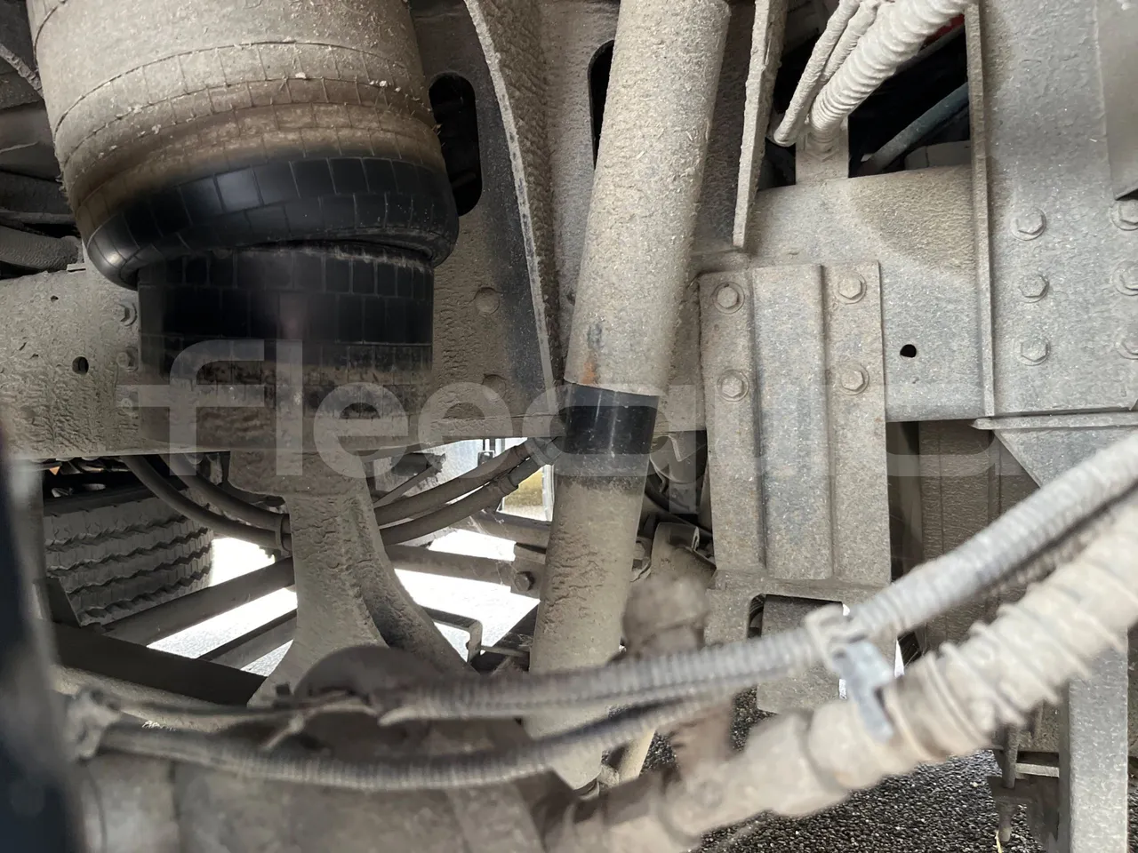King Long XMQ6800 2AL1AA2B-EUR5-148Kw-7,995m - front shock absorbers left