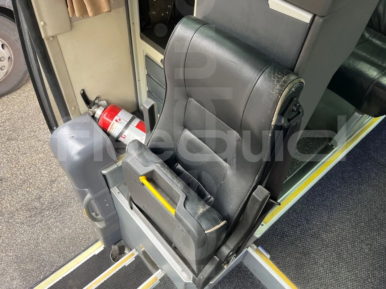 King Long XMQ6800 2AL1AA2B-EUR5-148Kw-7,995m - hostess seat photo