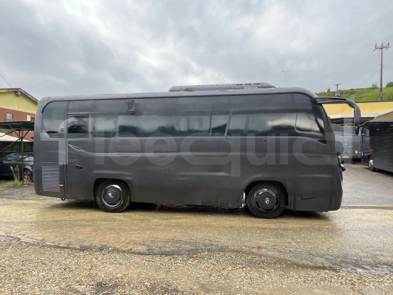 King Long XMQ6800 2AL1AA2B-EUR5-148Kw-7,995m - right side doors closed