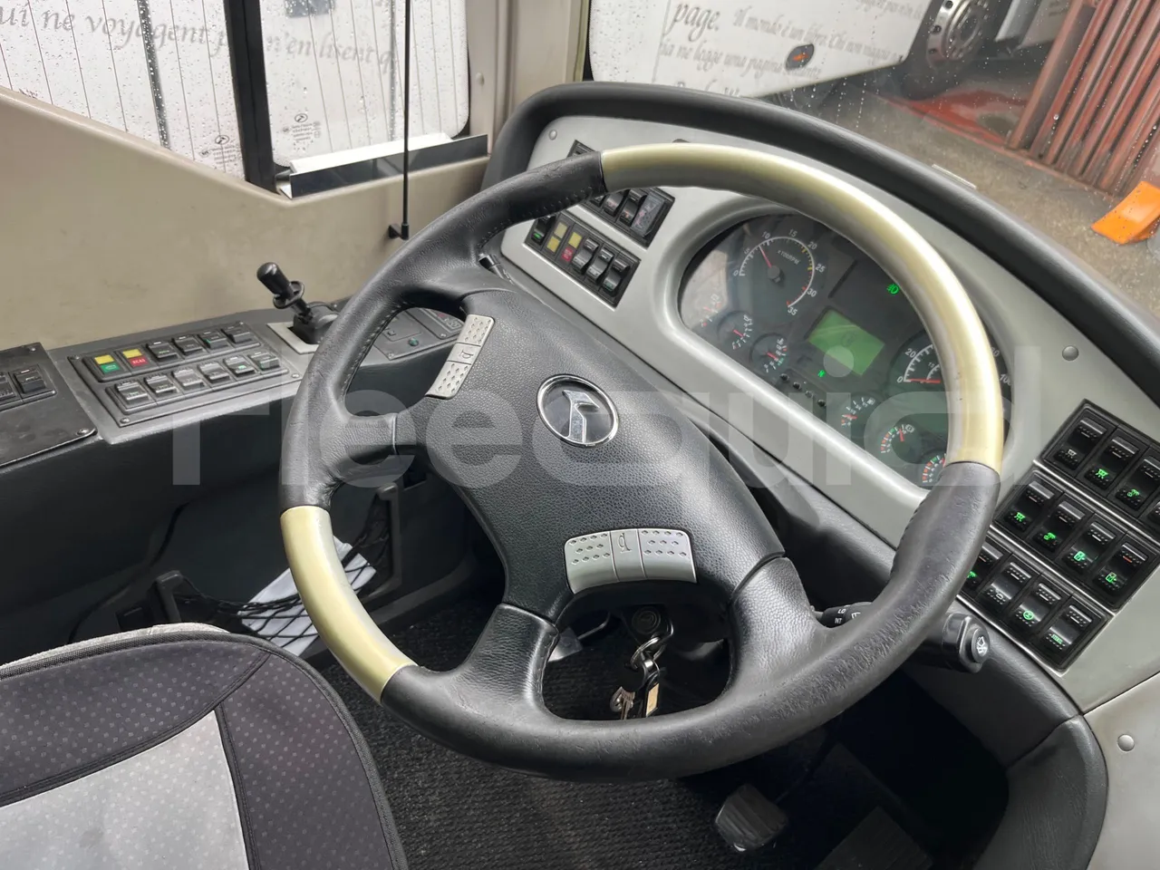 King Long XMQ6800 2AL1AA2B-EUR5-148Kw-7,995m - steering wheel photo
