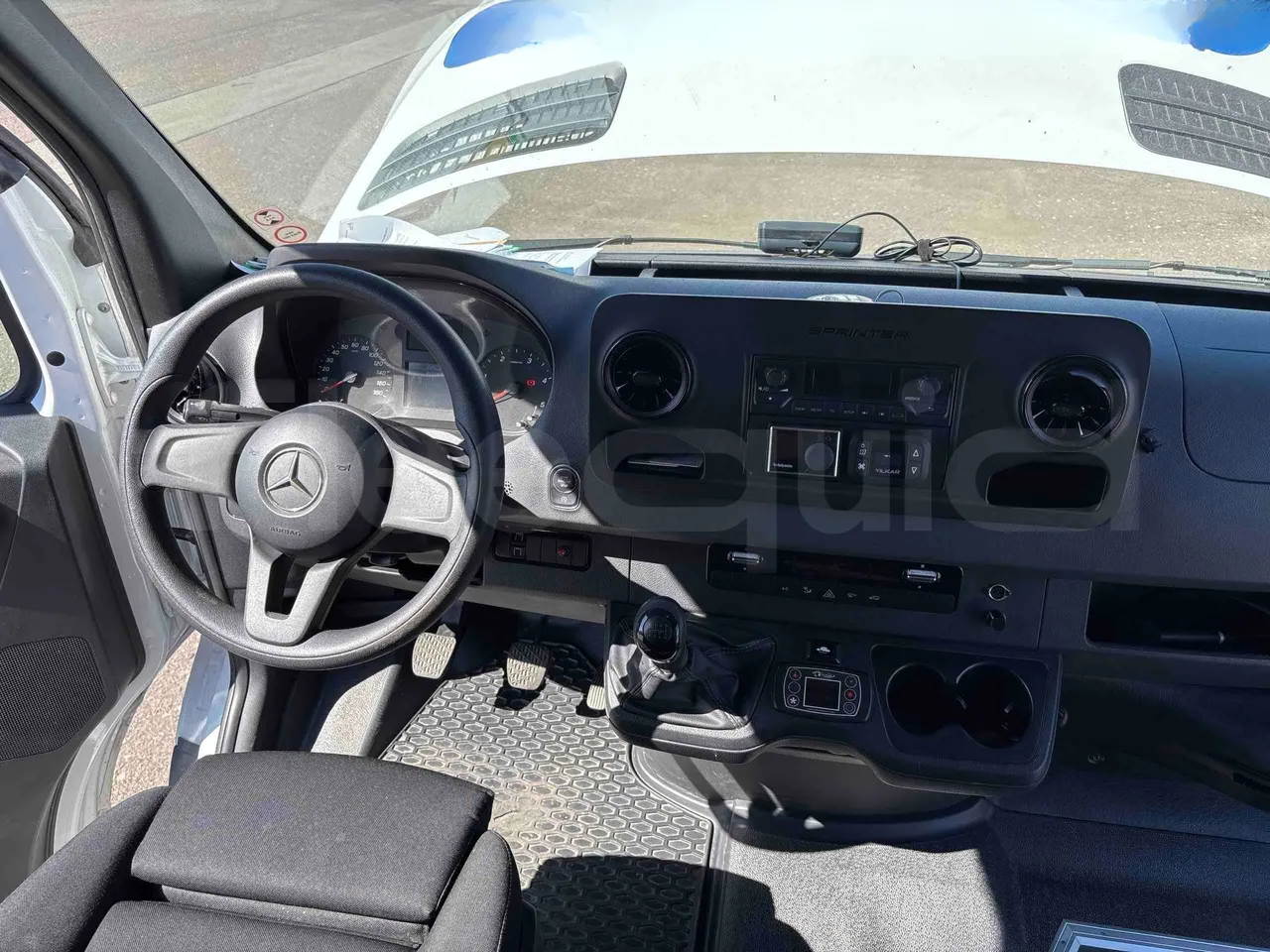 Mercedes-Benz Sprinter - buttons panels on