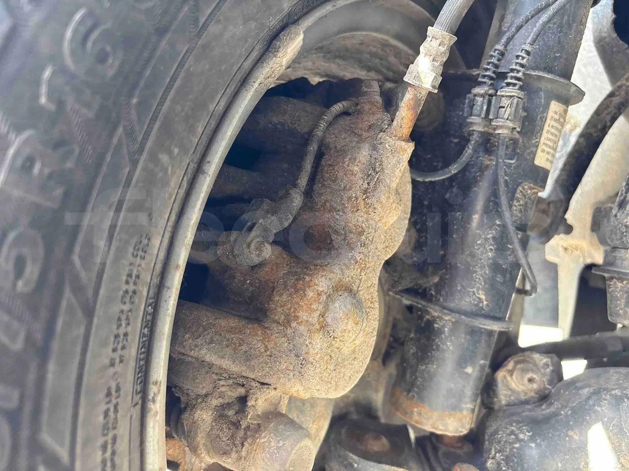 Mercedes-Benz Sprinter - front brake calipers left