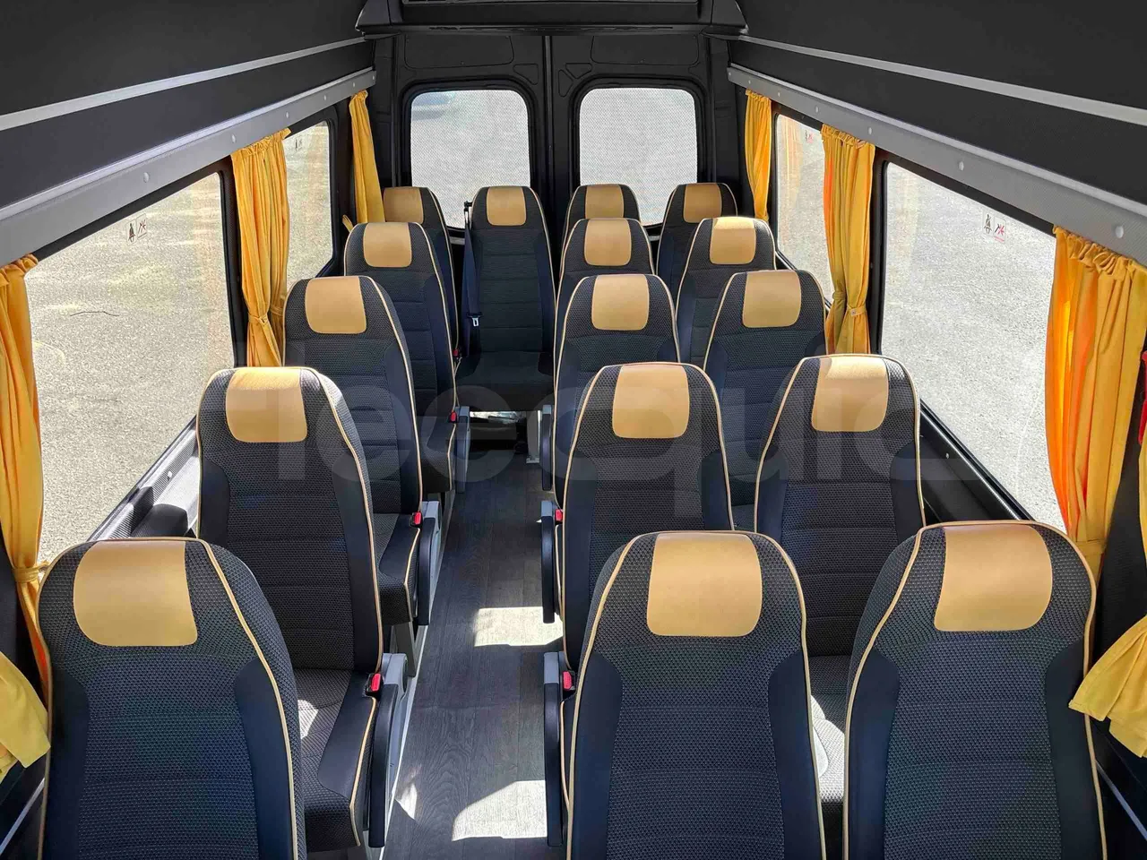 Mercedes-Benz Sprinter - reverse view middle aisle