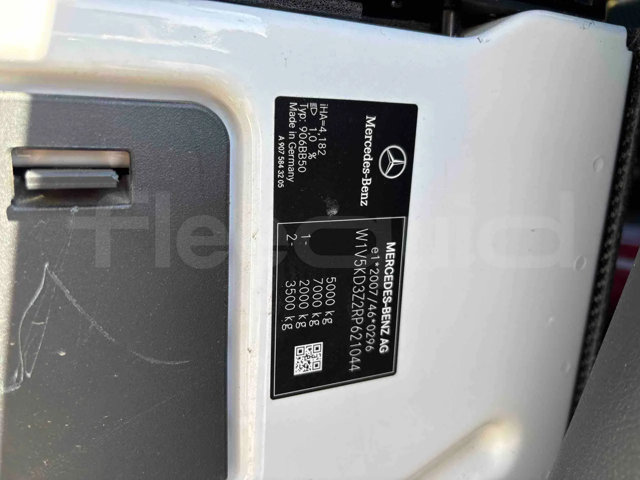 Mercedes-Benz Sprinter - vehicle plate photo