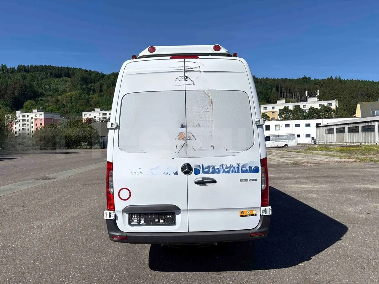 Mercedes-Benz Sprinter - rear hatch closed