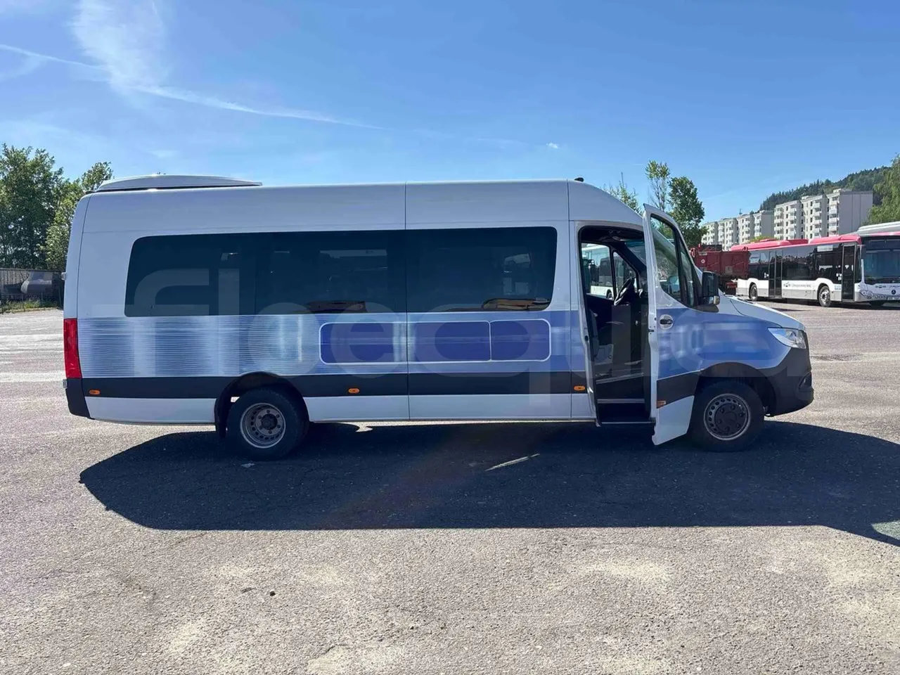 Mercedes-Benz Sprinter - right side doors open