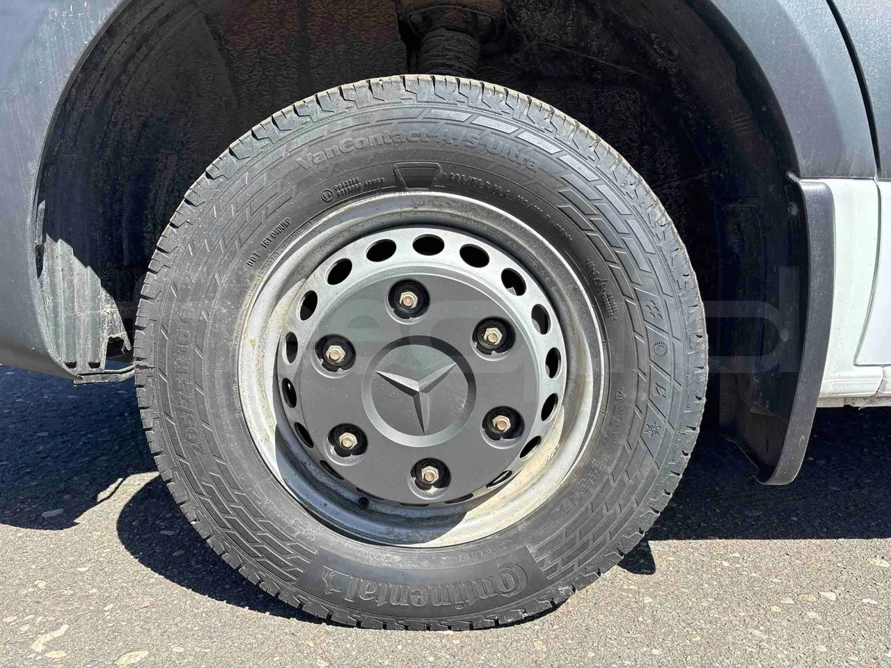 Mercedes-Benz Sprinter - front left tire measurements