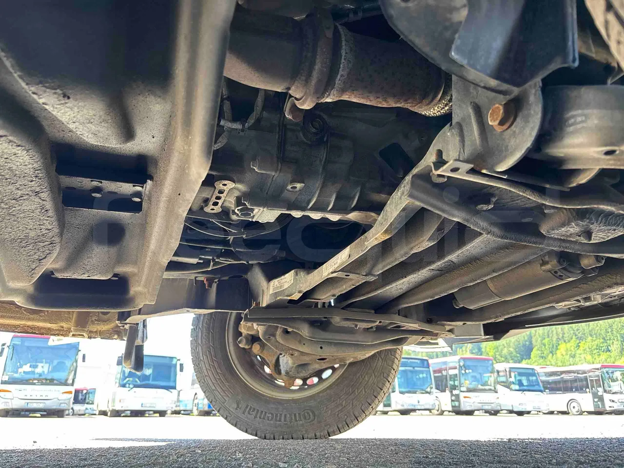 Mercedes-Benz Sprinter - front axle right side