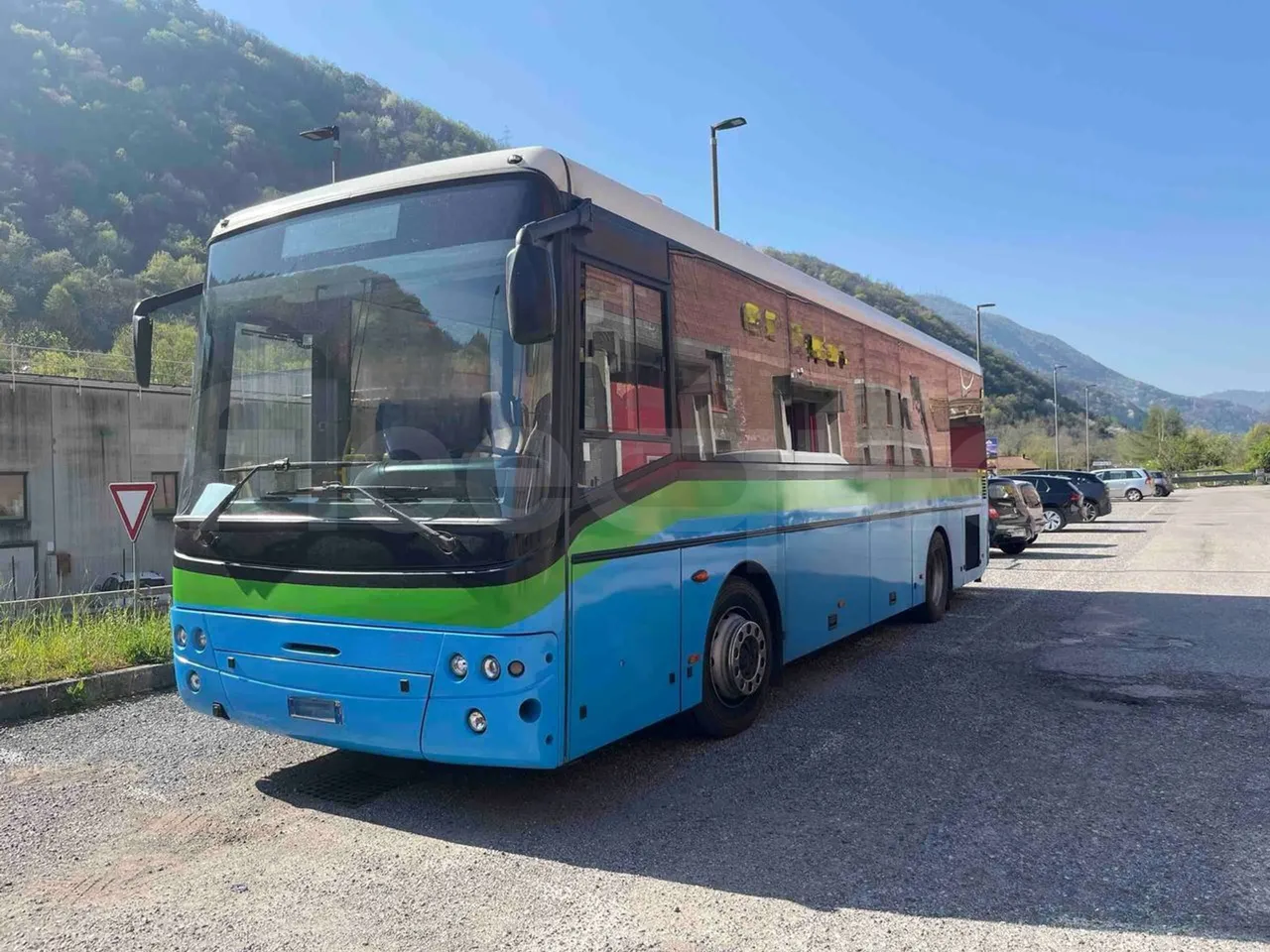 Iveco Cacciamali TCI972 - Euro 5 - 243 kW - 9.700 mt - 3/4 front left