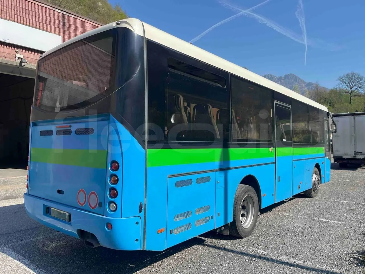 Iveco Cacciamali TCI972 - Euro 5 - 243 kW - 9.700 mt - 3/4 right rear doors closed