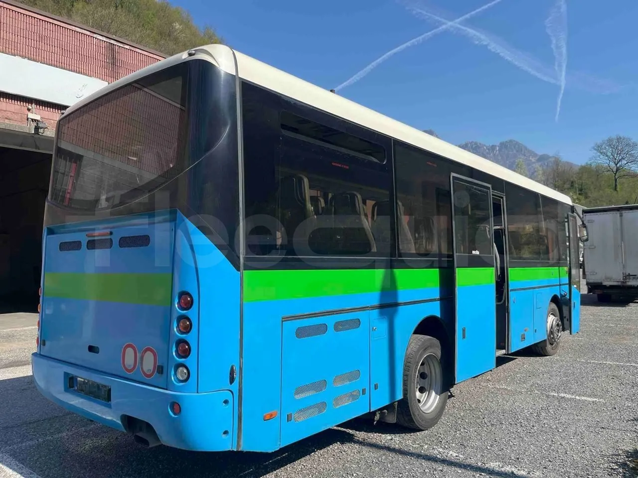 Iveco Cacciamali TCI972 - Euro 5 - 243 kW - 9.700 mt - 3/4 right rear doors open