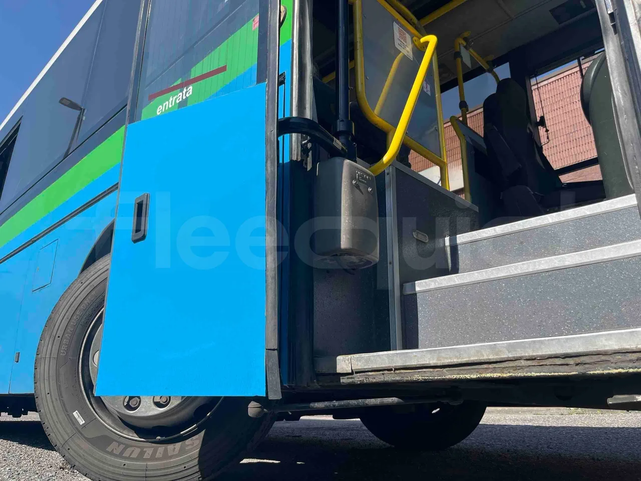 Iveco Cacciamali TCI972 - Euro 5 - 243 kW - 9.700 mt - door mechanism photo