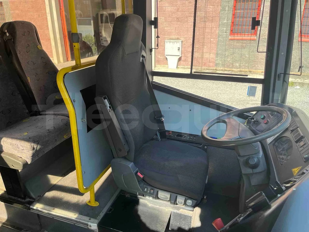 Iveco Cacciamali TCI972 - Euro 5 - 243 kW - 9.700 mt - driver's seat photo