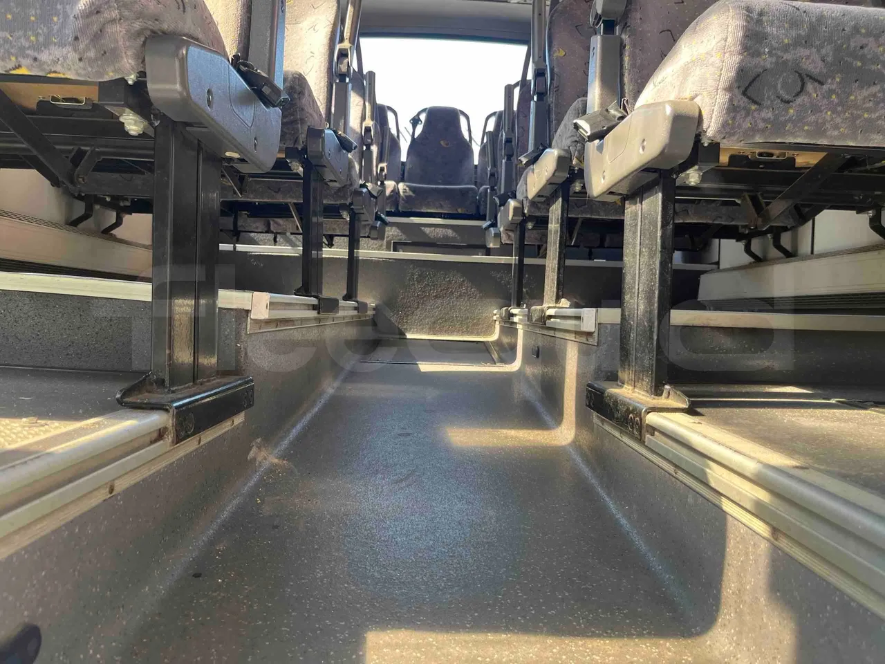 Iveco Cacciamali TCI972 - Euro 5 - 243 kW - 9.700 mt - footrest detail photo