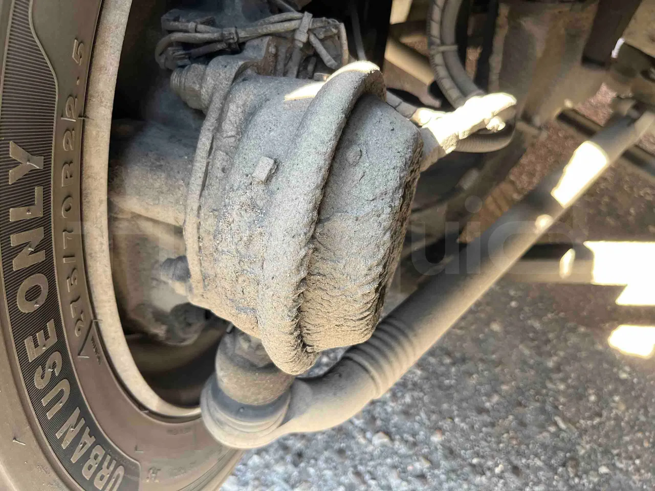 Iveco Cacciamali TCI972 - Euro 5 - 243 kW - 9.700 mt - front brake calipers right