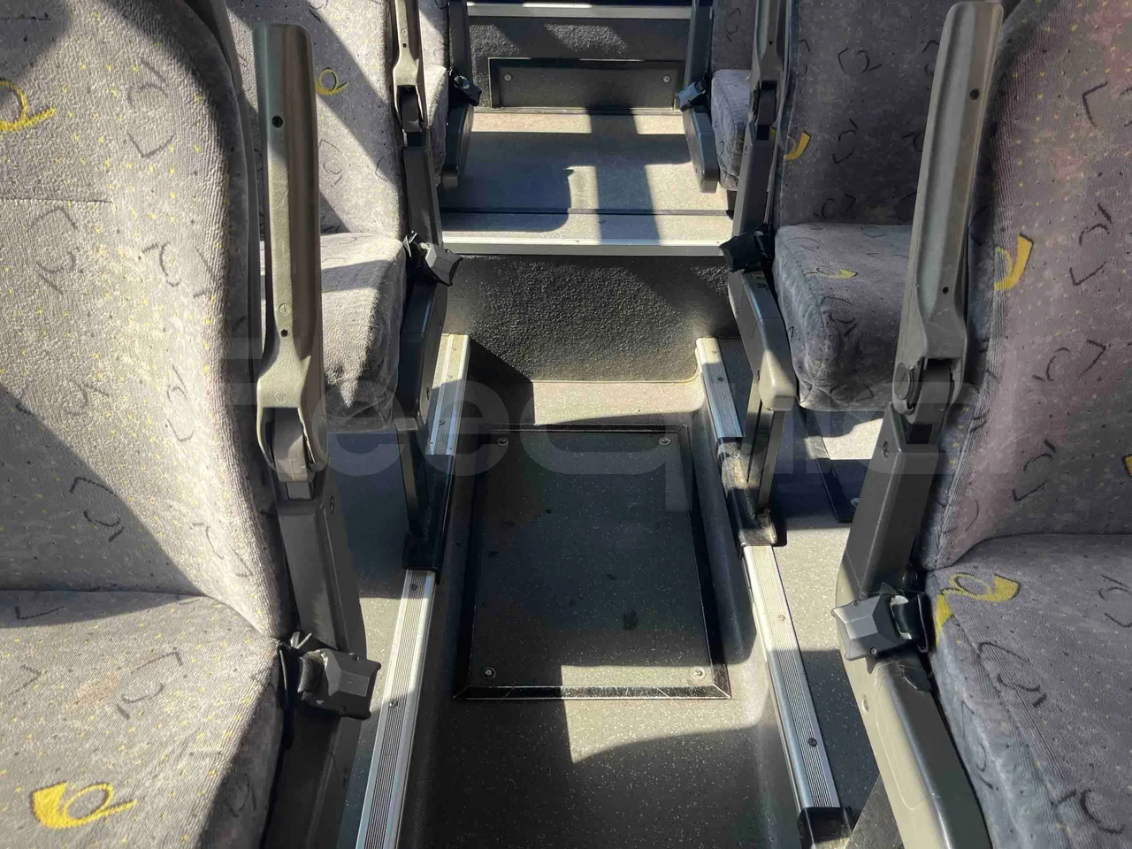 Iveco Cacciamali TCI972 - Euro 5 - 243 kW - 9.700 mt - floor hatches photo