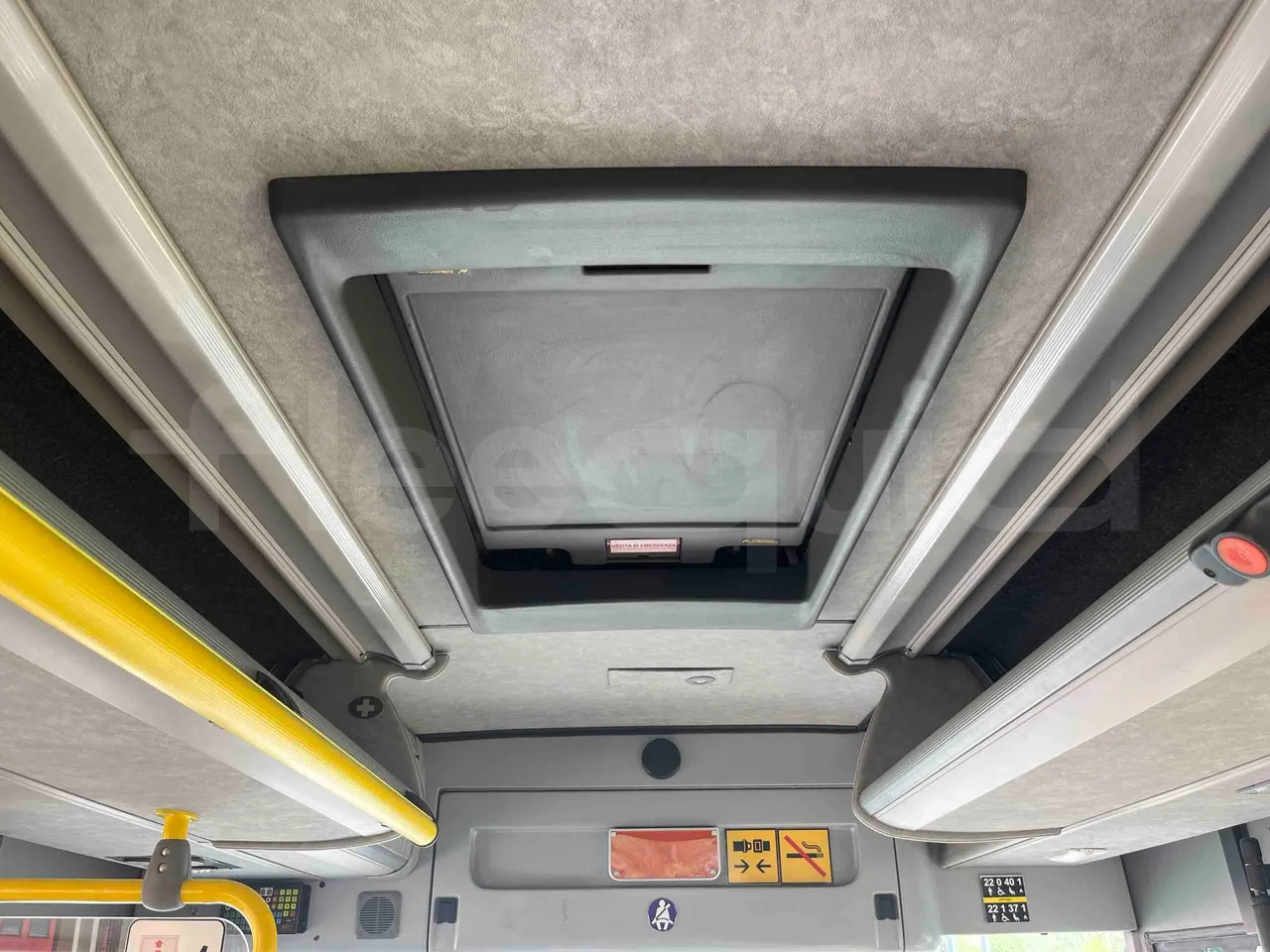 Iveco Cacciamali TCI972 - Euro 5 - 243 kW - 9.700 mt - roof hatch 2